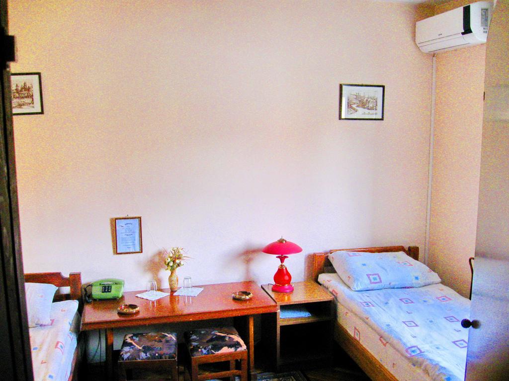 Amfora Rooms Caribrod 디미트로프그라드 객실 사진