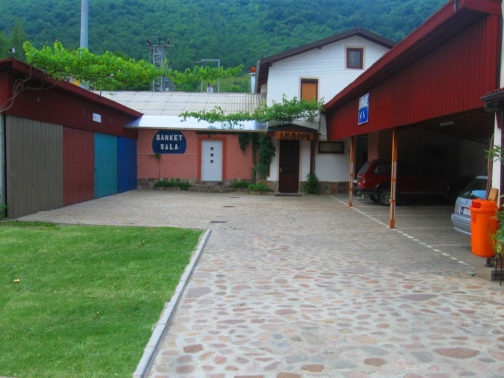 Amfora Rooms Caribrod 디미트로프그라드 외부 사진