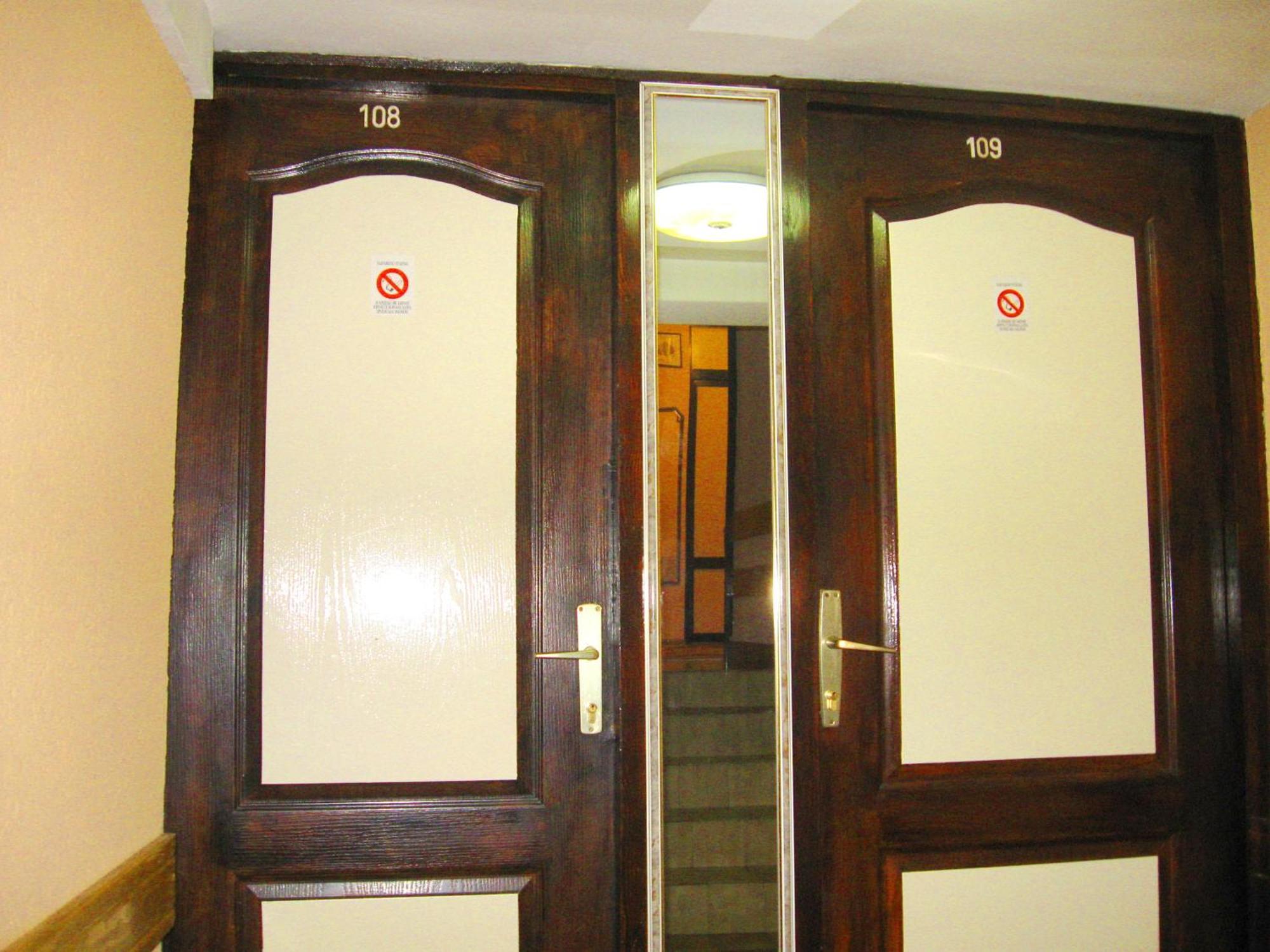 Amfora Rooms Caribrod 디미트로프그라드 외부 사진